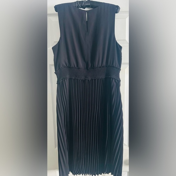 Croft & Barrow NWT sleeveless pleated midi dress. 0X, only color in stock -black - Picture 6 of 8